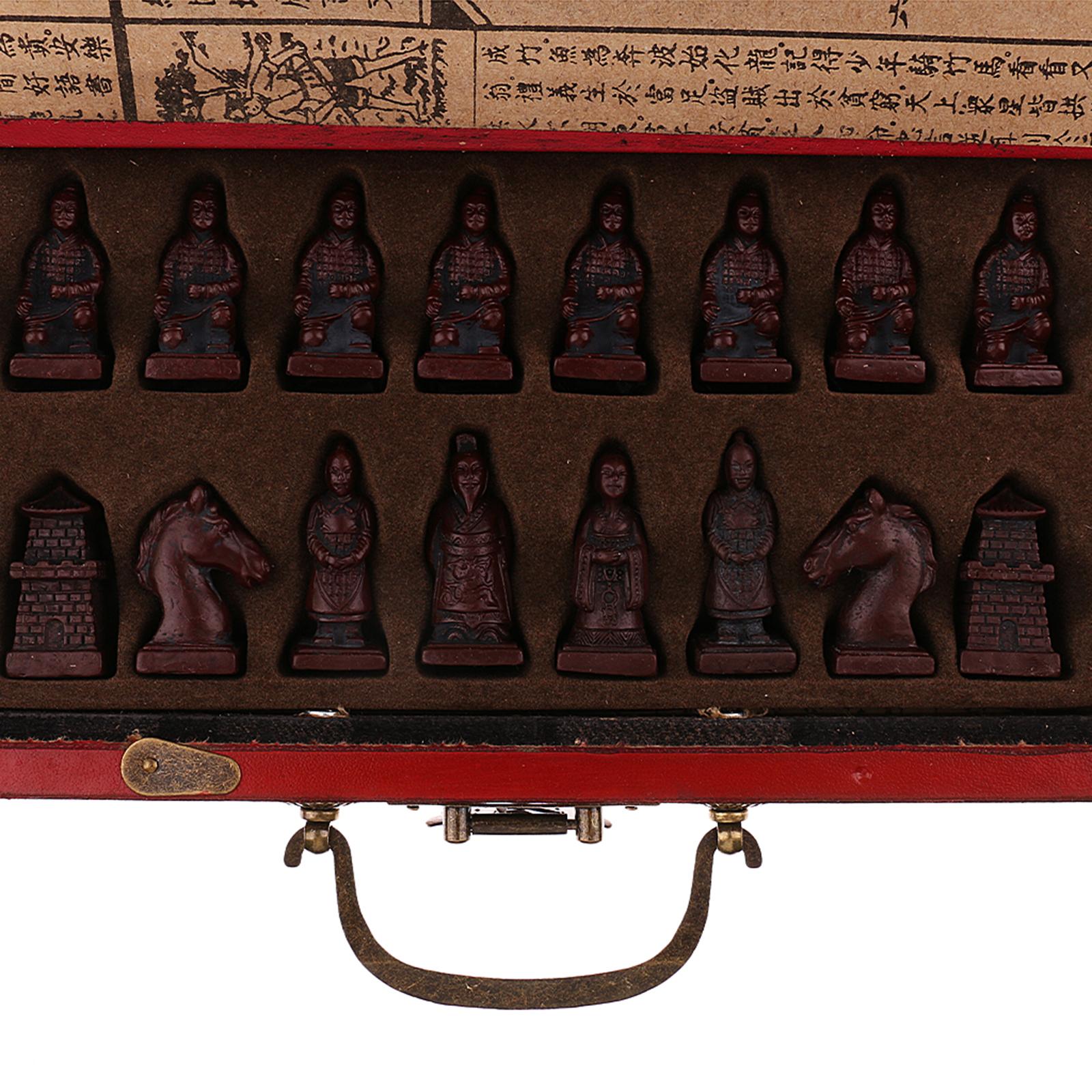 Conjunto de 32 Peças de Xadrez - Vintage Collectible Board Games avaliação e preço